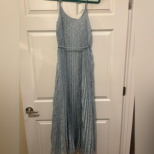 NWT Blue Floral Pleated Midi Dress